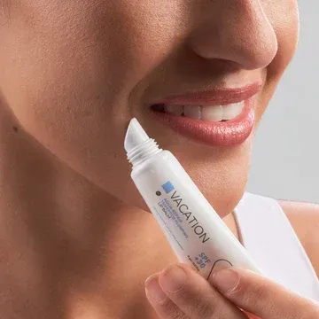 فاكيشن مرطب شفاه أكوا-ريبير بنكهة العسل و جوز الهند - SPF 30+ 2